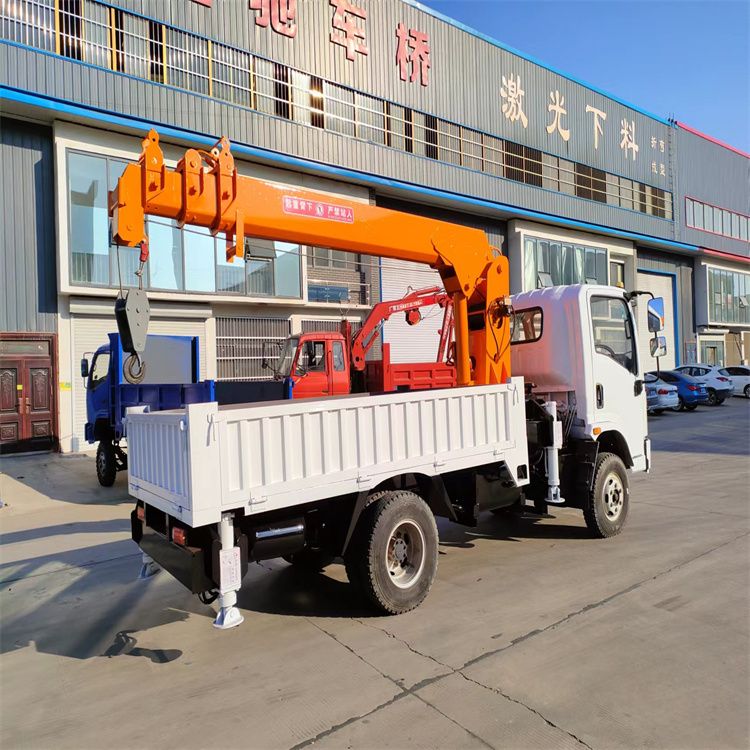 立山区三轮随车吊定制 农用改装机自备吊中瑞长期出售